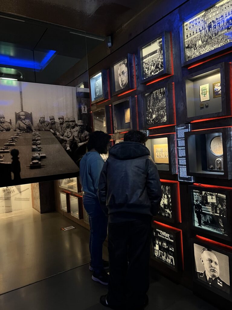 Schüler im Haus der Geschichte